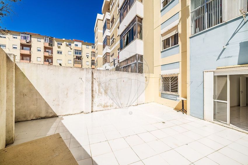 公寓 t2出售在 Impasse Complexo do Zambujal