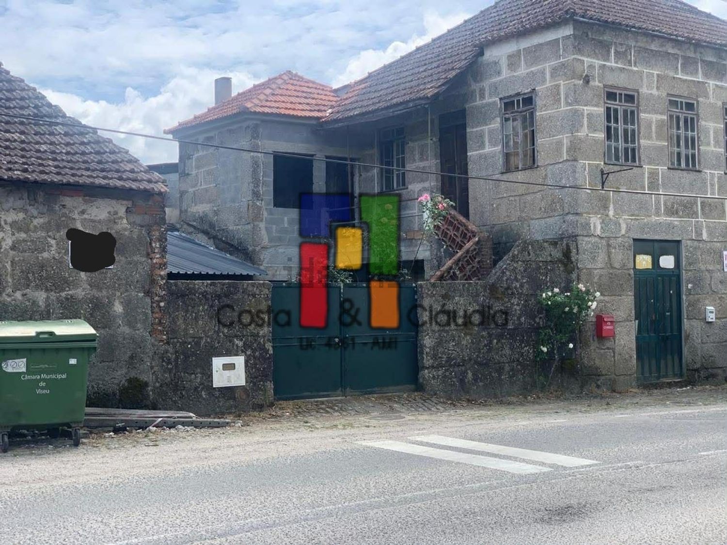 小楼房或独栋别墅出售在 Faíl e Vila Chã de Sá - 外立面