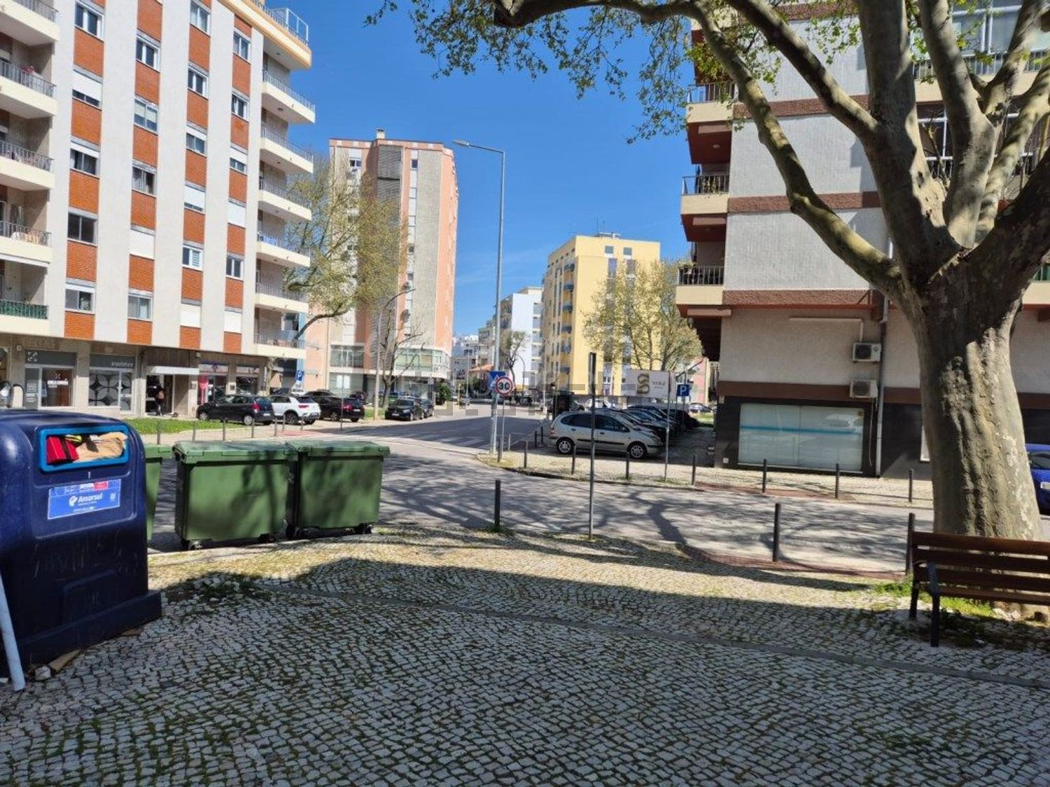 公寓 t3出售在Rua Oliveira Martins - 游泳池