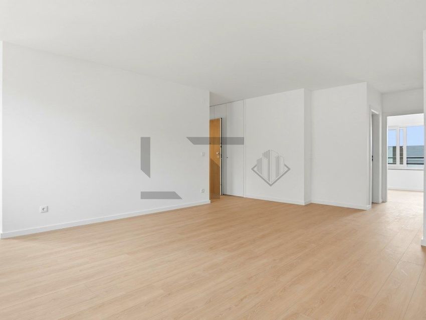 公寓 t3出售在Rua Bernardino António Gomes