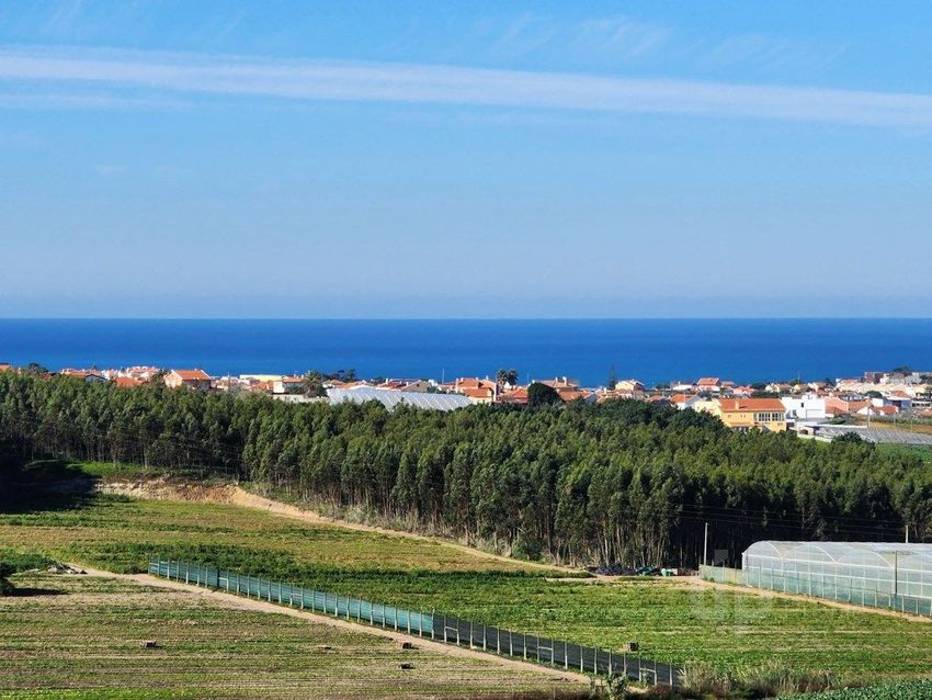 小楼房或独栋别墅出售在 Centro de A dos Cunhados