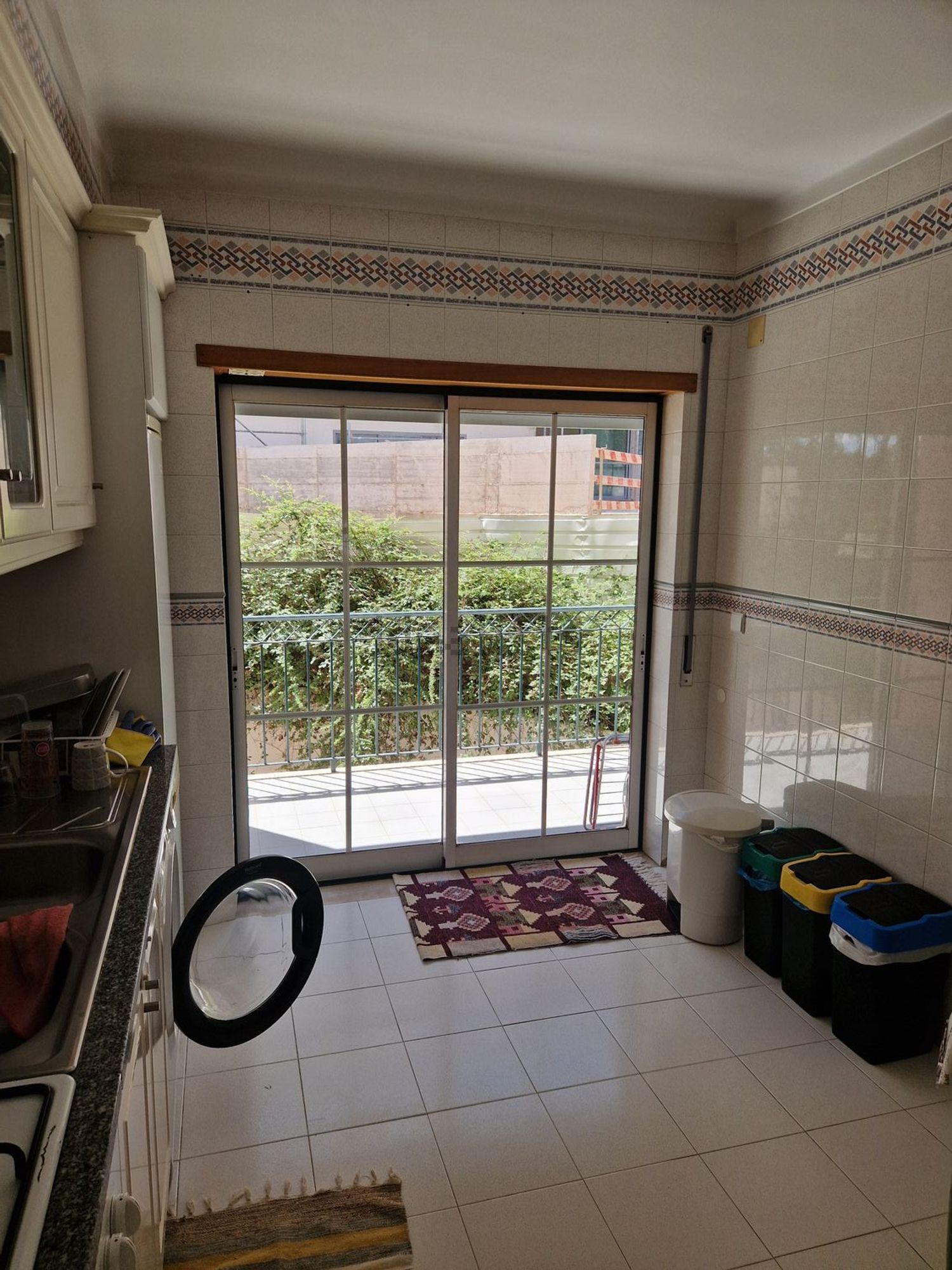 出租房间在Rua Doutor Afonso Lopes Vieira, 55 1ºb - 厨房