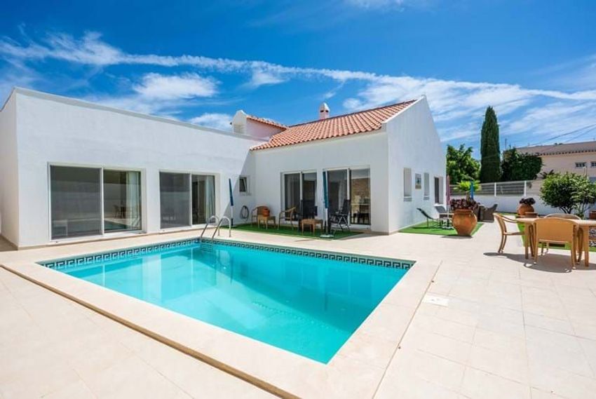 小楼房或独栋别墅出售在 Praia da Oura - Areias de S. João