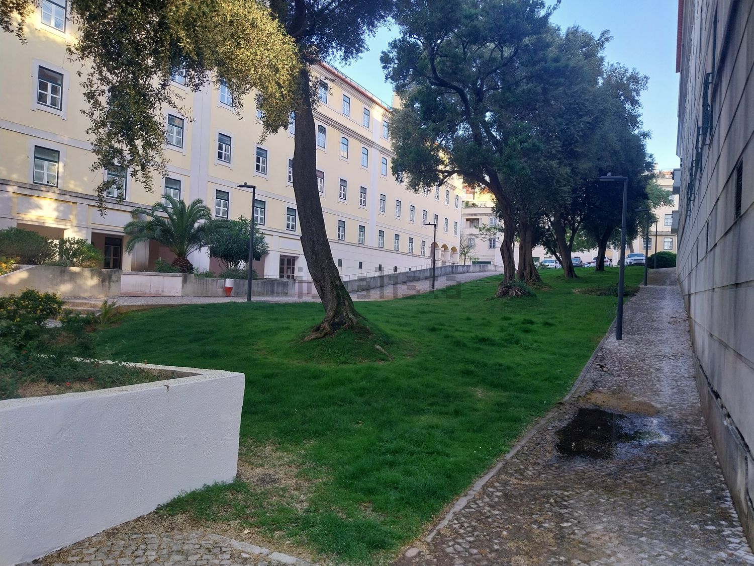 出租公寓 t2在Rua Luís de Camões, 102 - 花园