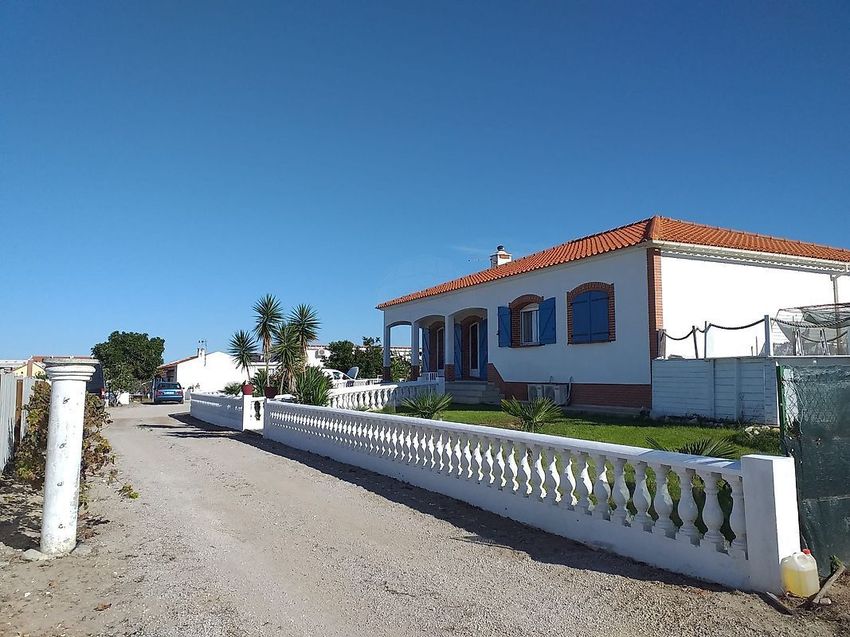 小楼房或独栋别墅出售在Rua Alto do Castelo