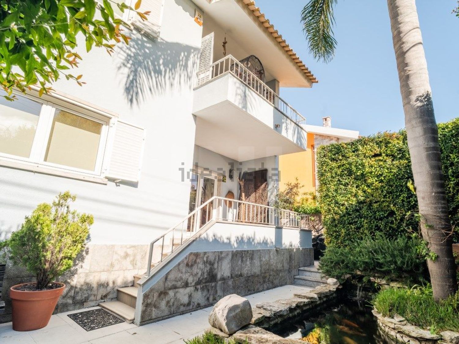 小楼房或独栋别墅出售在 Carcavelos Centro - 外立面