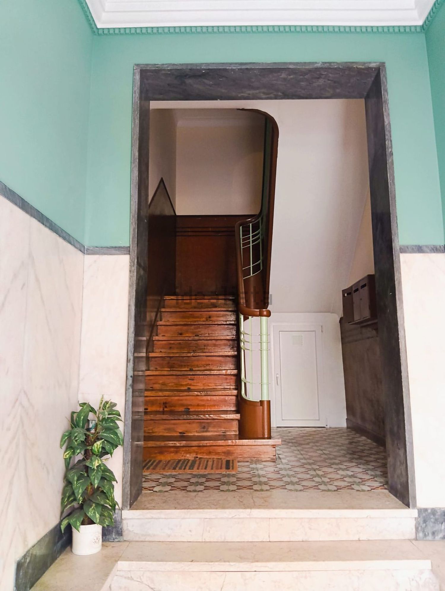 公寓 t2出售在 Calçada da Ajuda, 135 n - 楼梯