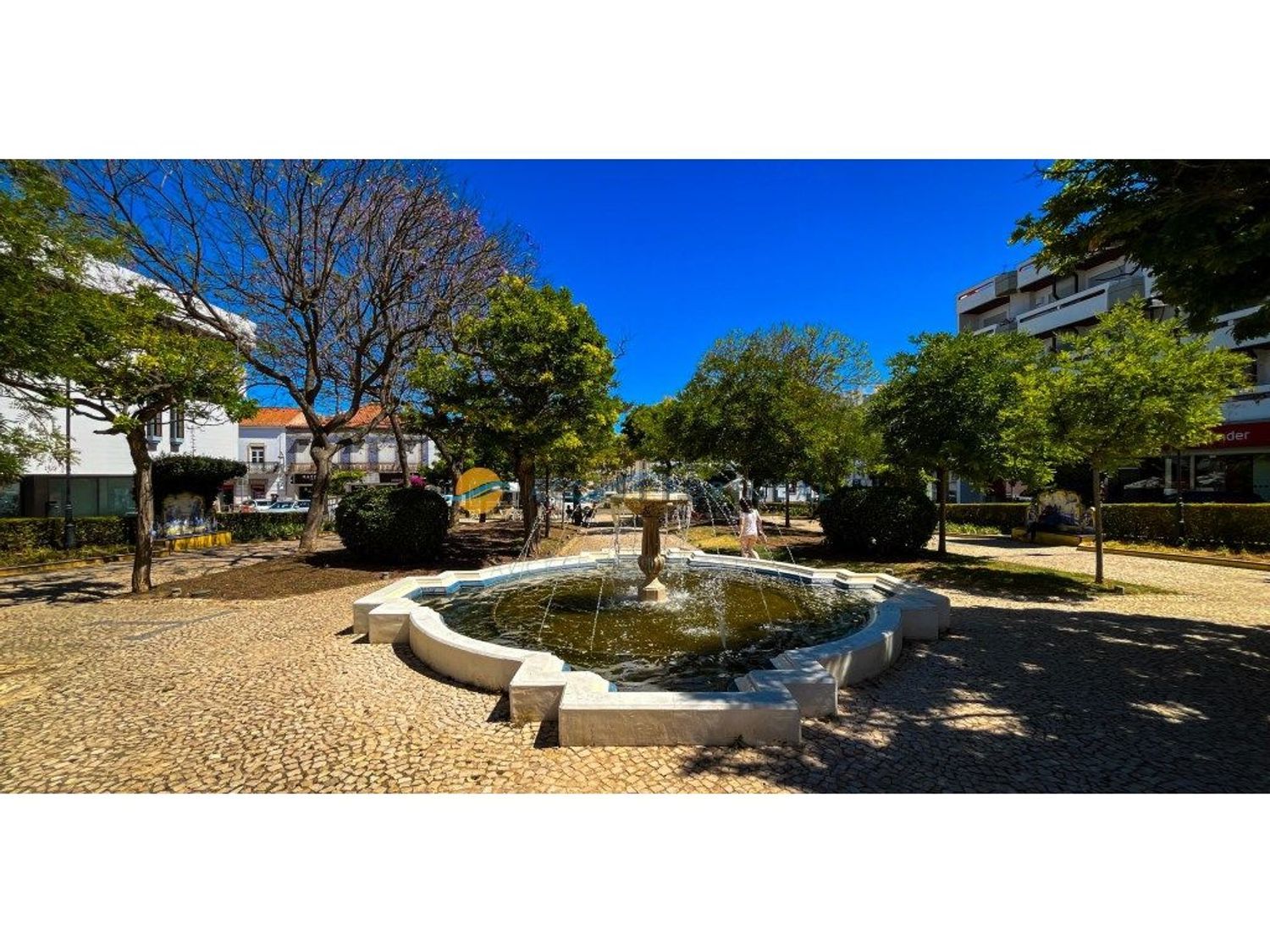 小楼房或独栋别墅出售在Rua Infante Dom Henrique - 游泳池