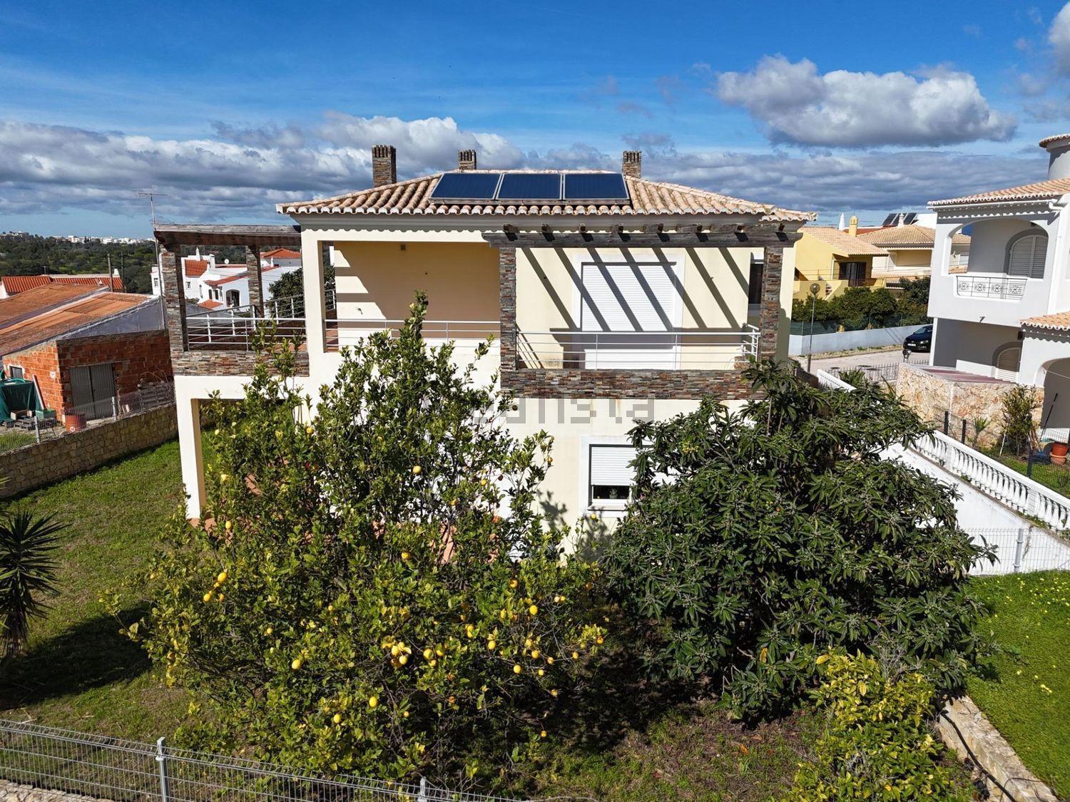 小楼房或独栋别墅出售在 Urbanização Vale da Horta - 外立面