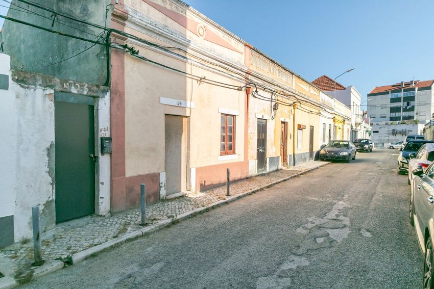 小楼房或独栋别墅出售在Rua Cesário Verde, 12