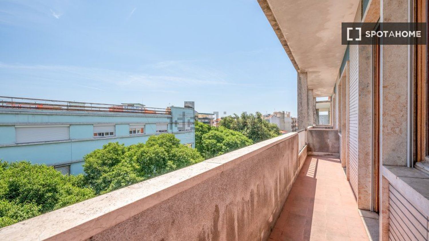 出租房间在Rua de Dona Estefânia - 阳台