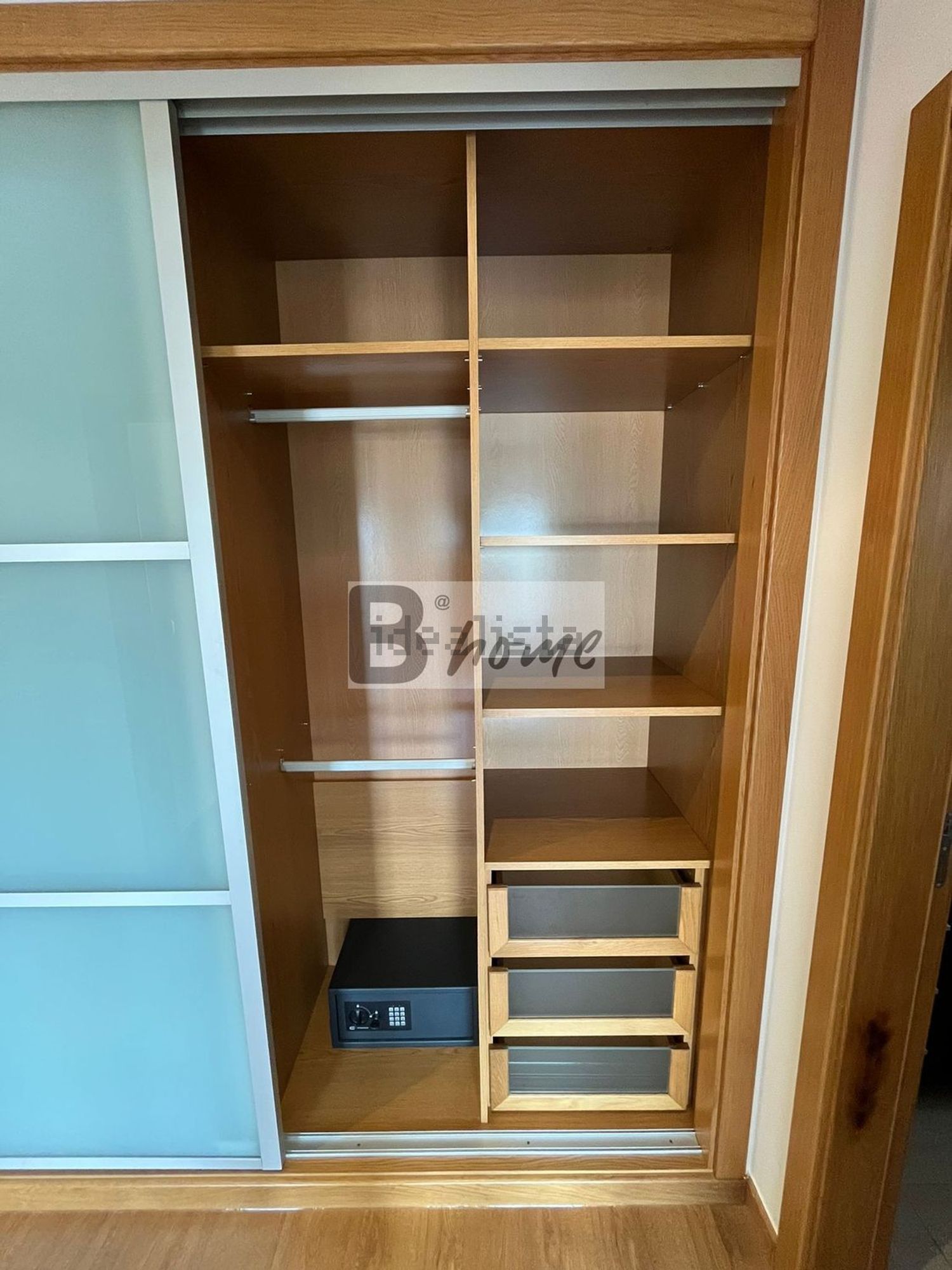 出租公寓 t2在 Botequim - Regateira - Palhais - 试衣间