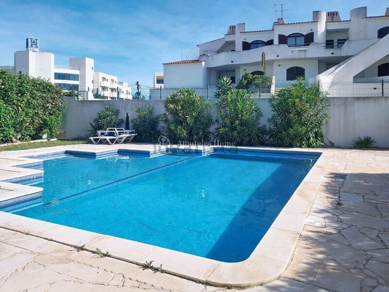 顶层公寓出售在 Santa Eulália - 游泳池