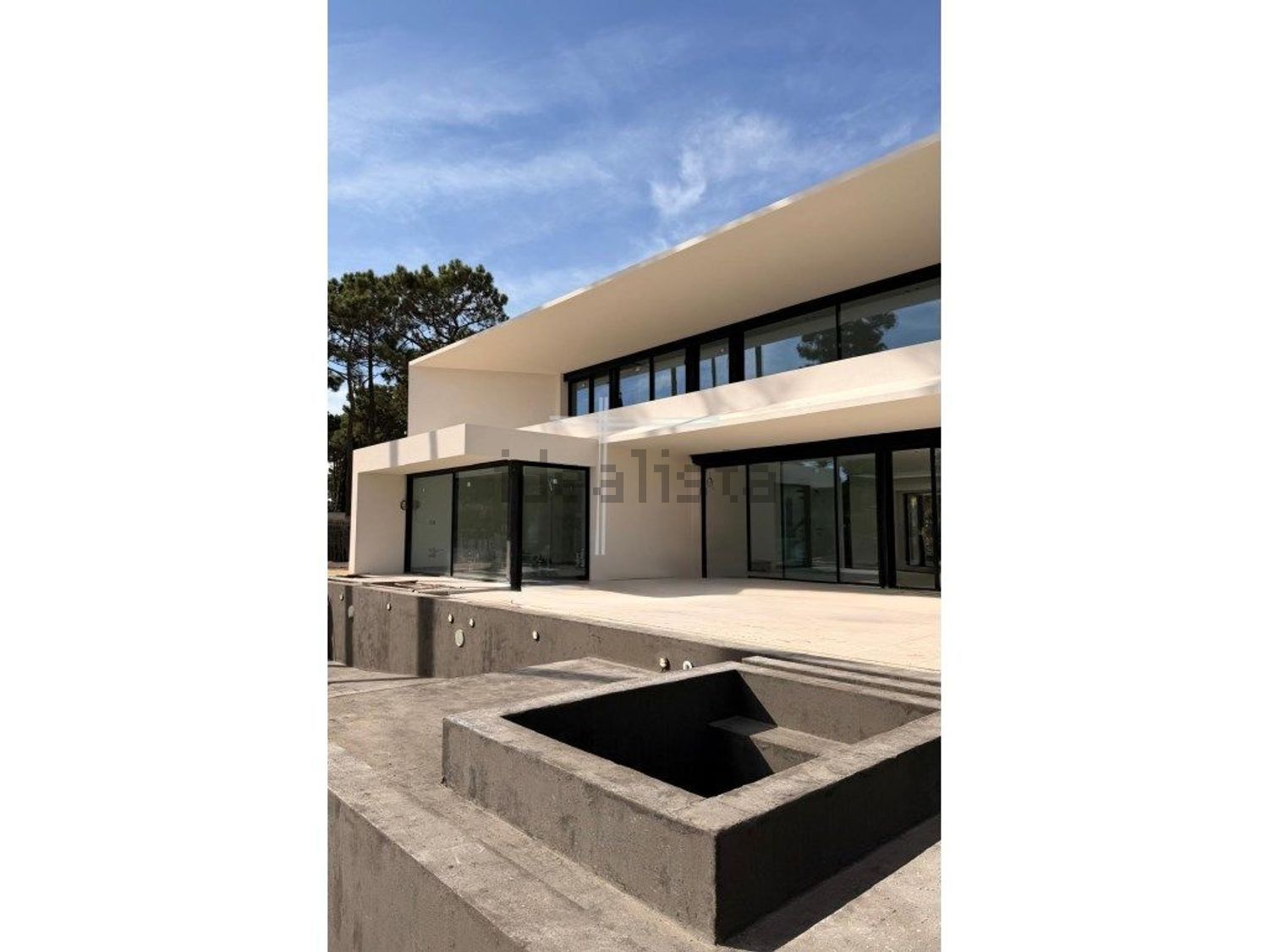小楼房或独栋别墅出售在 Herdade da Aroeira - 外立面