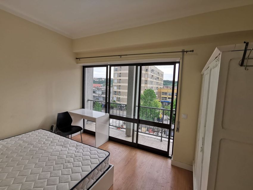 出租房间在Avenida Fernão de Magalhães, 446
