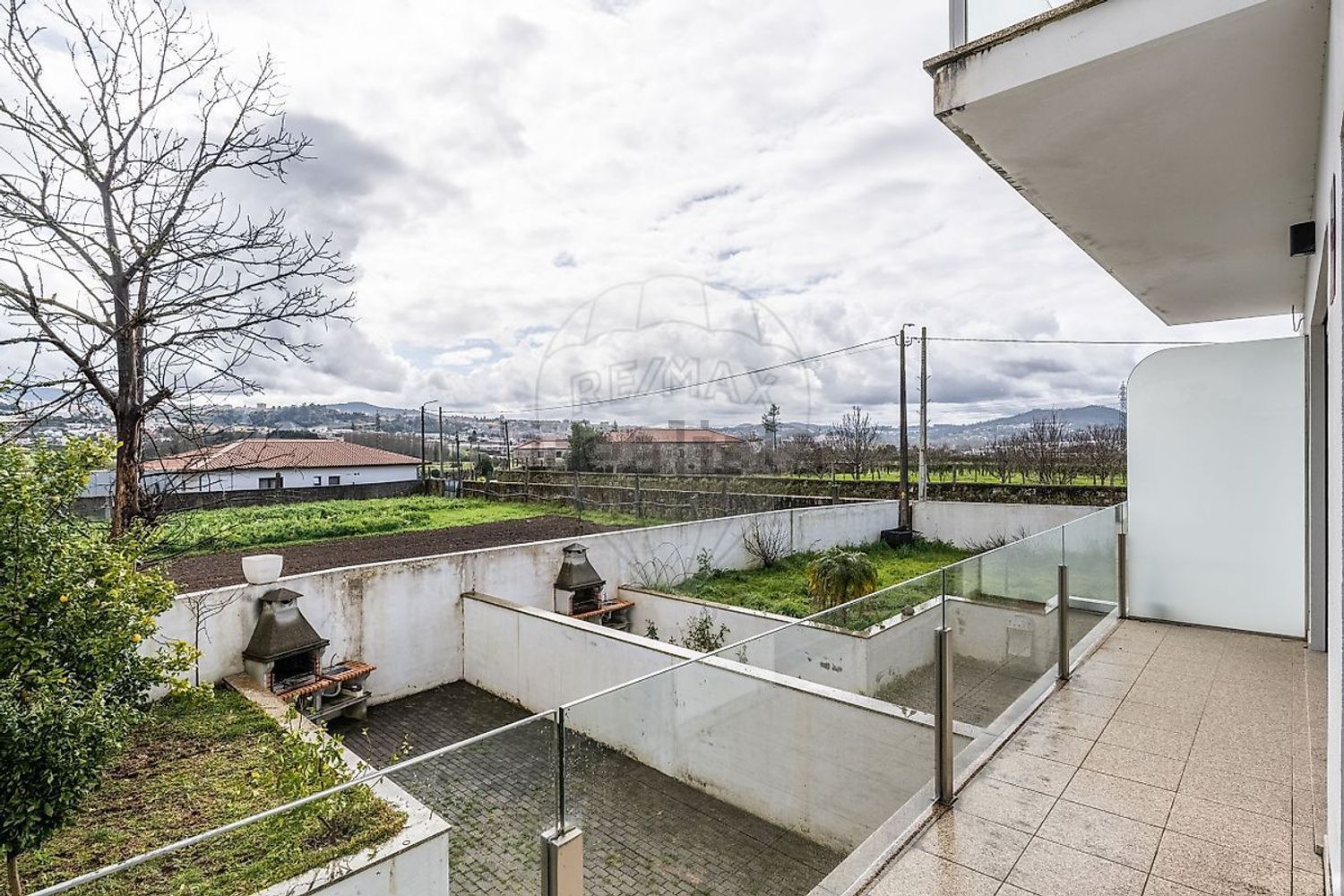 双拼别墅出售在Rua Dom Carlos Pinheiro, 6 - 阳台