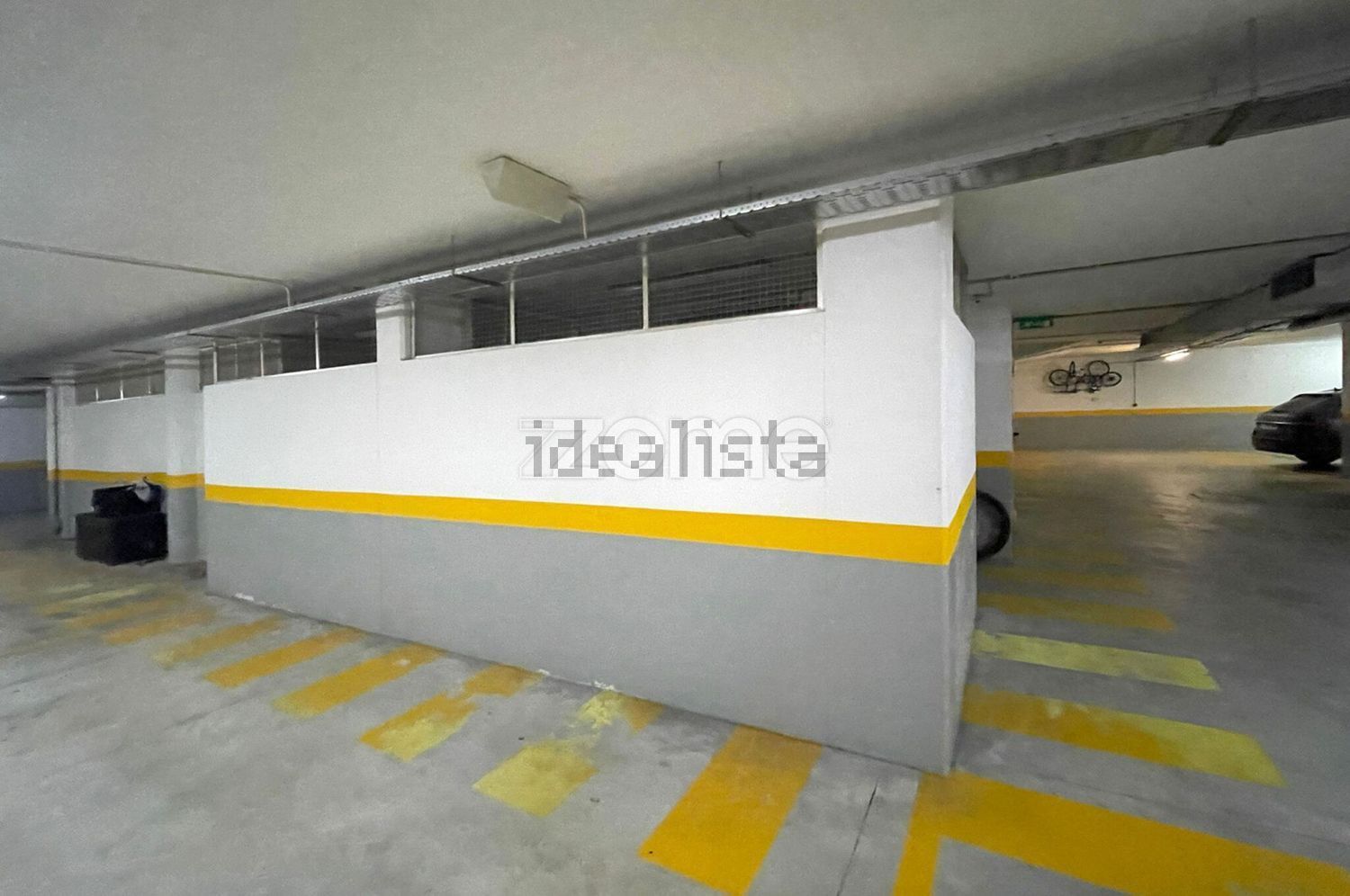 出租公寓 t4在Avenida do Parque, 401 - 仓库