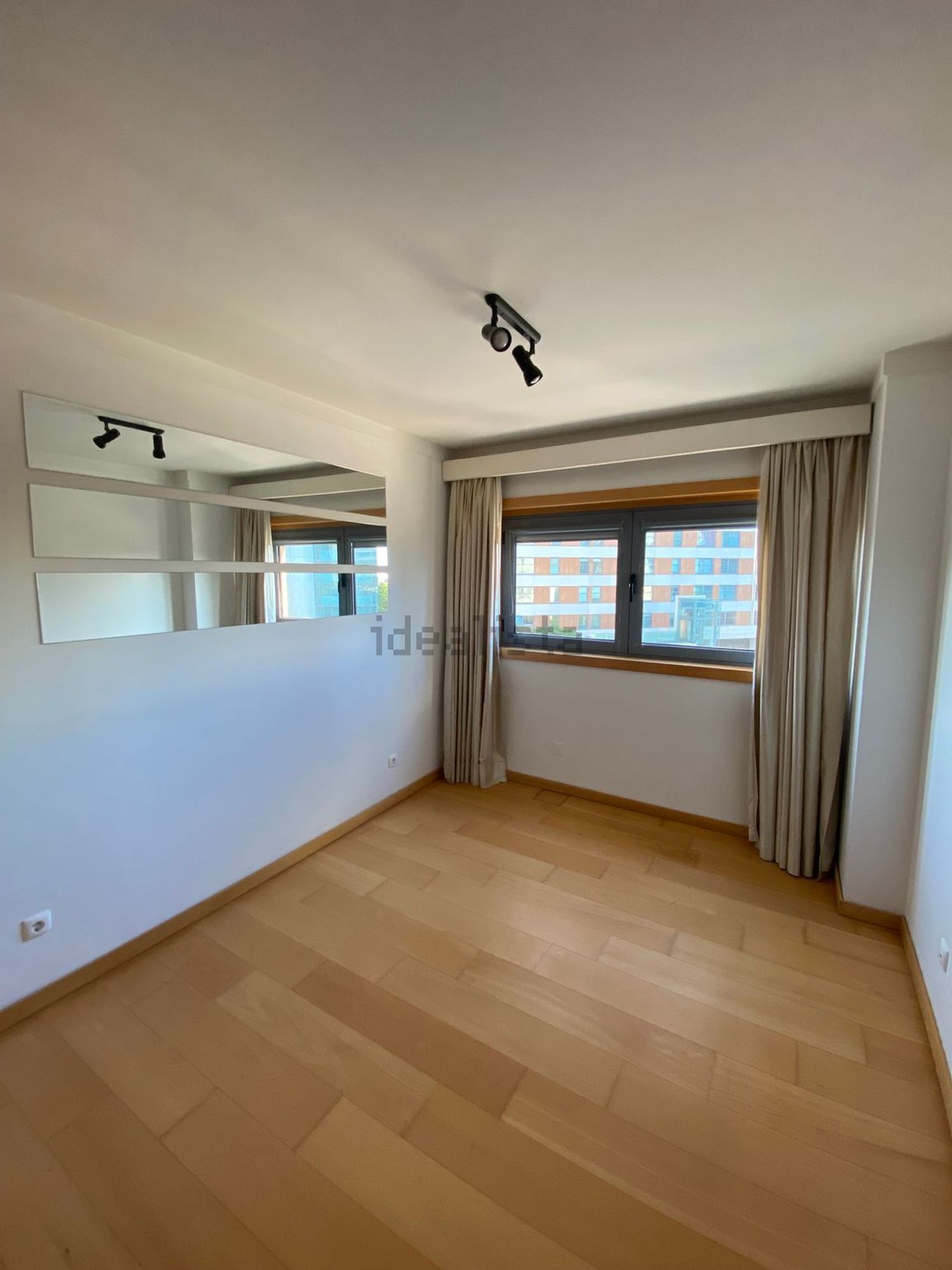 出租公寓 t2在Avenida Dom João II, 53 - 卧室
