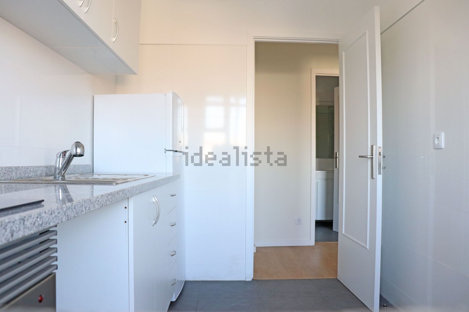 出租公寓 t2在Rua Conde Alto Mearim, 1191 - 厨房