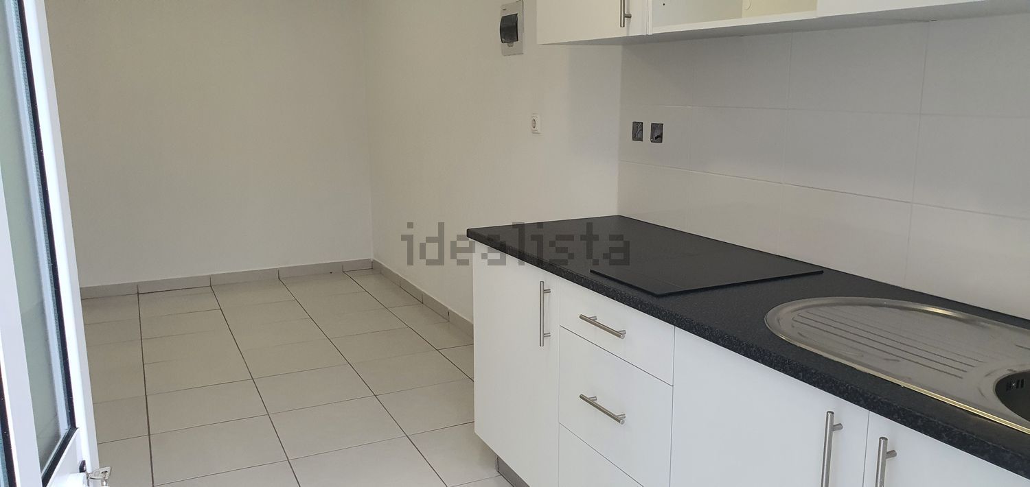 出租公寓 t1在Caminho Pomar Dom João, 9360-552, 8 - 厨房