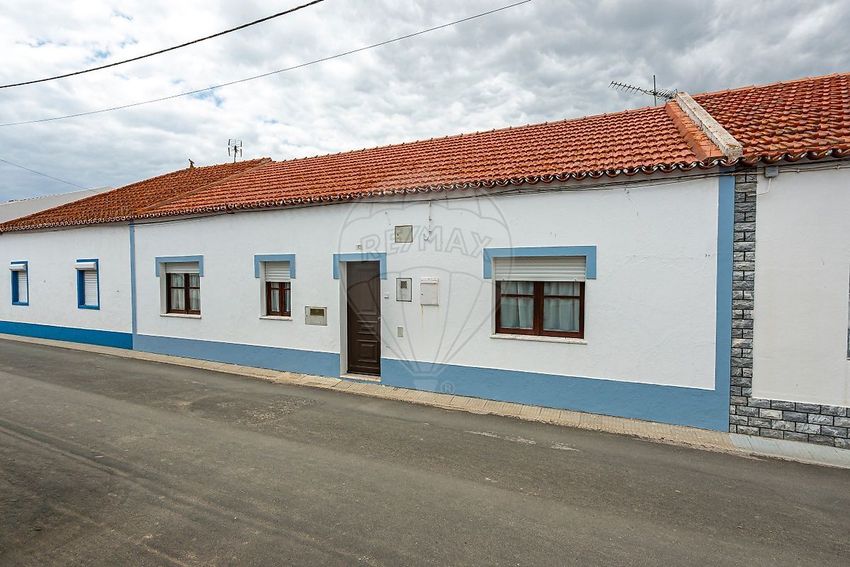 小楼房或独栋别墅出售在 Alcácer do Sal e Santa Susana