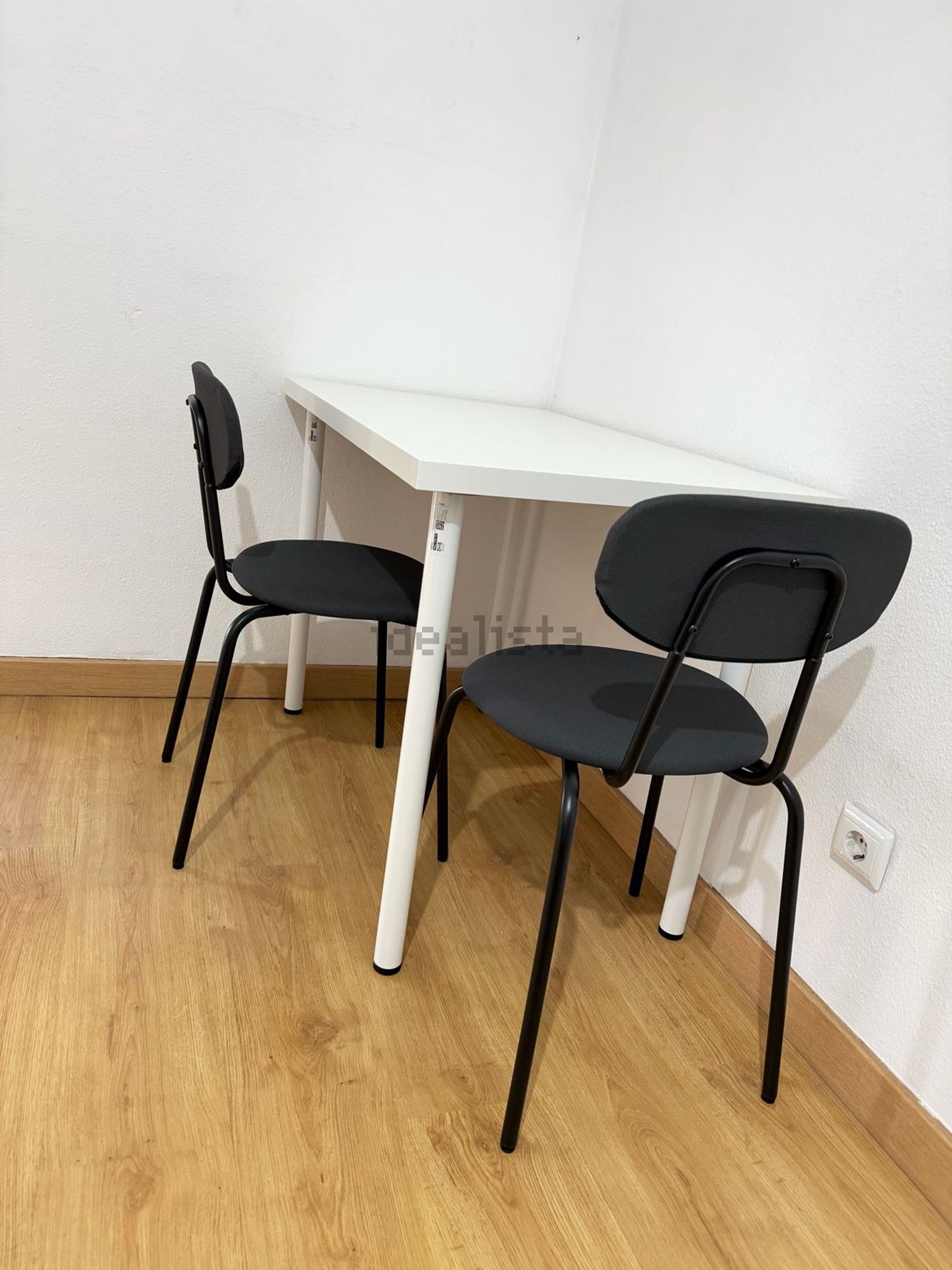 出租房间在Rua Bernardo Santareno, 1 - 卧室